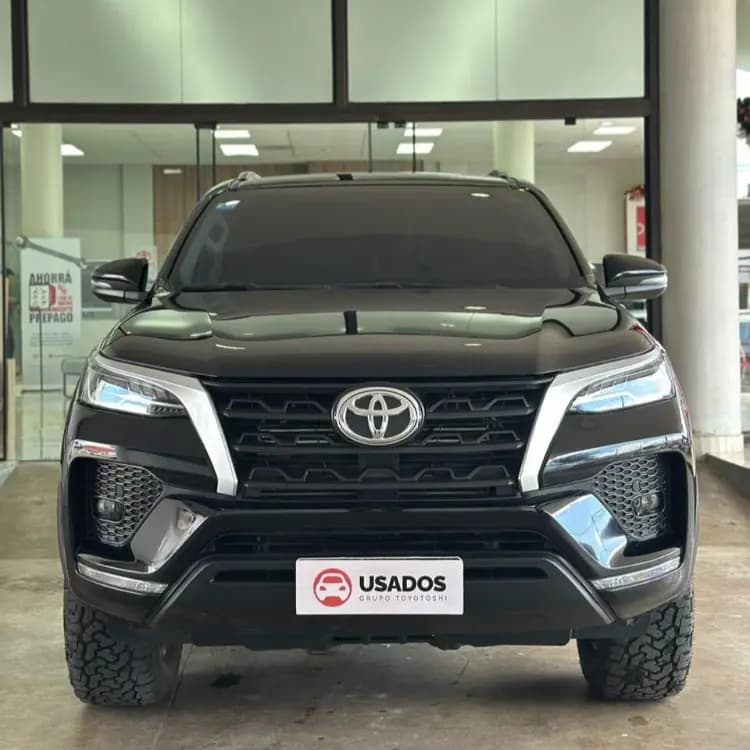 Toyota Fortuner SR 2024 — imagen 1 de 13