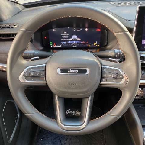 Chevrolet COMMANDER OVERLAND 2023 — imagen 1 de 6