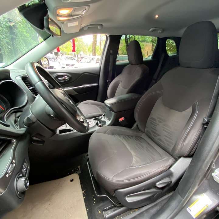 Jeep CHEROKEE LONGITUDE 2019